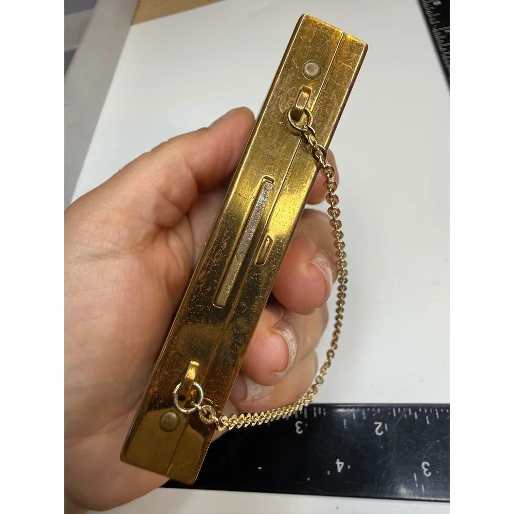 Unbranded gold tone